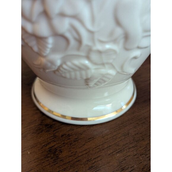 Lenox Roses Of Peace Millennium Edition Ivory Vase With Embossed Floral Design - Picture 3 of 6